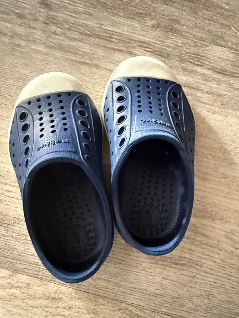 Native Kids Water Shoes Slip-On in Navy and Cream Toe C5